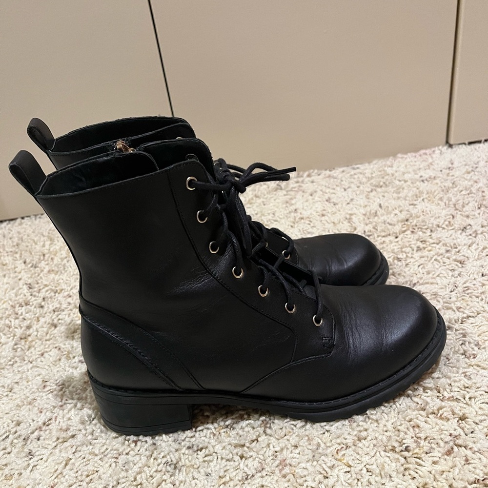Cole Haan Black Lace Up Side Zip Combat Lug Sole Boots Size 8